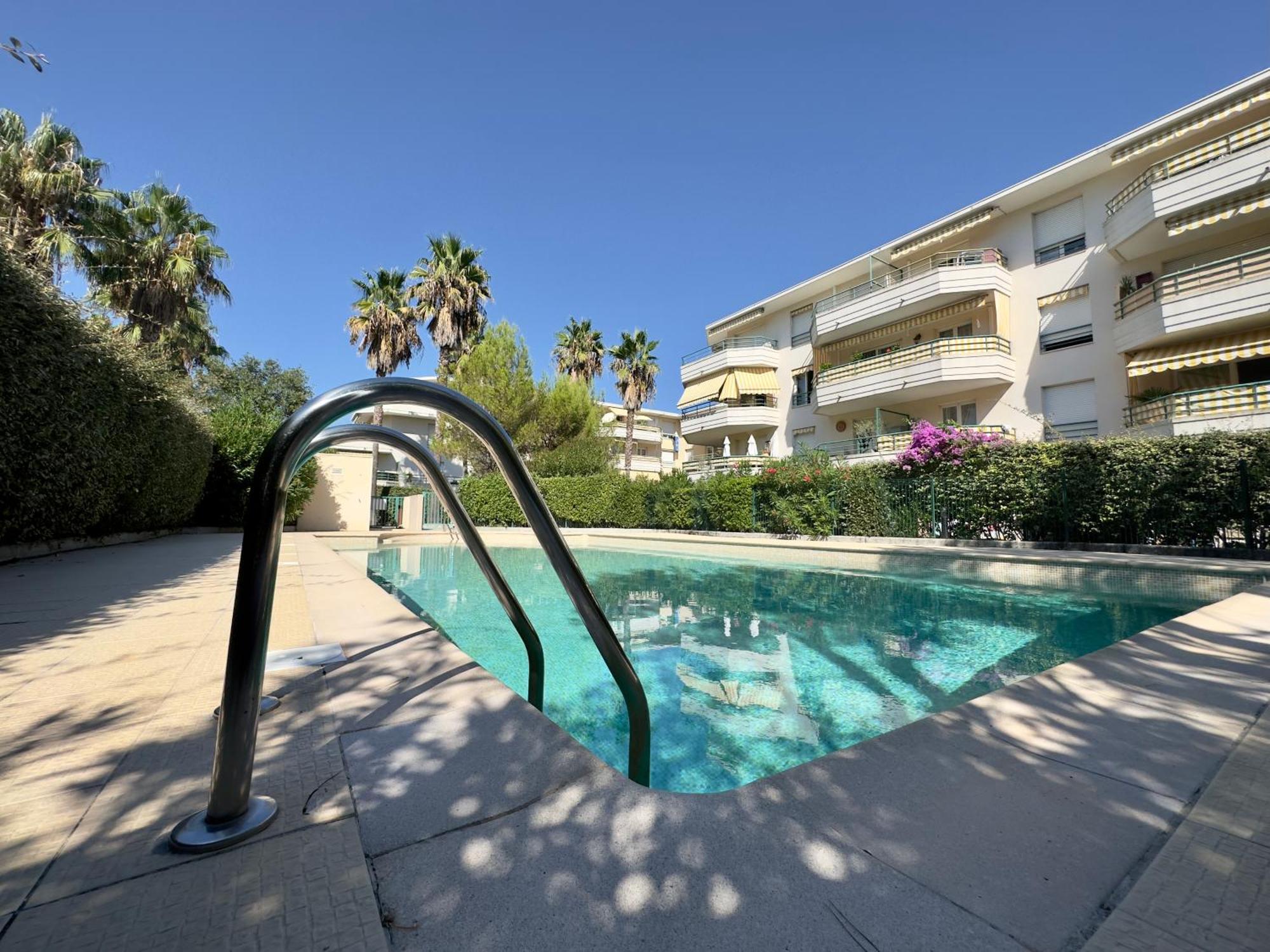 Regent Cote D'Azur Air-Conditioned, Pool, Garden & Parking Villeneuve-Loubet Exteriör bild