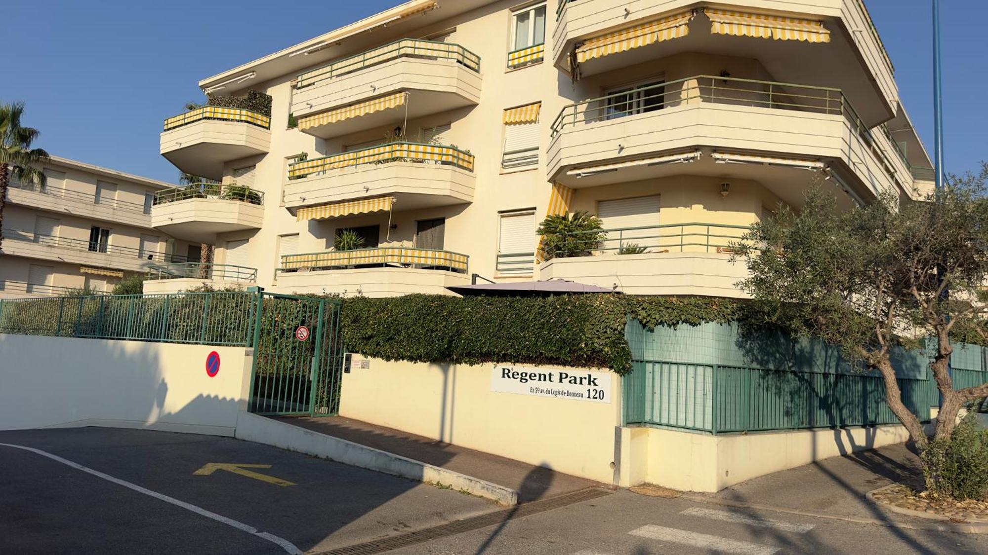 Regent Cote D'Azur Air-Conditioned, Pool, Garden & Parking Villeneuve-Loubet Exteriör bild